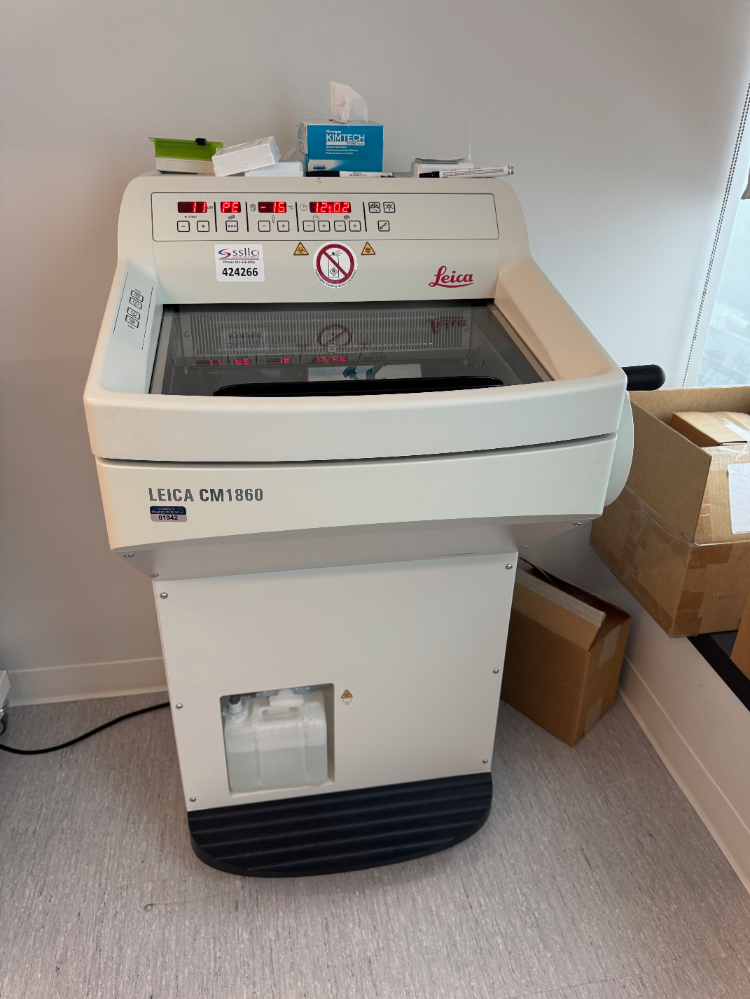 Image of Leica CM1860 Microtome